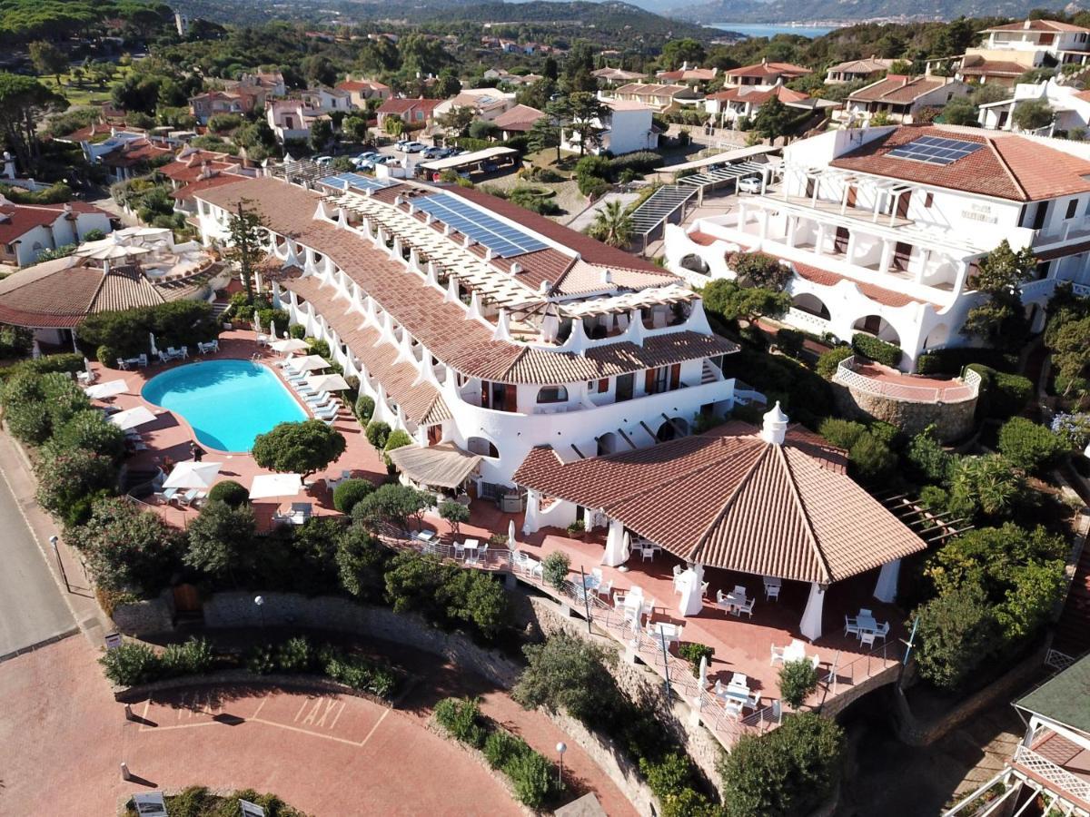 Hotel Punta Est Baja Cerdeña Exterior foto